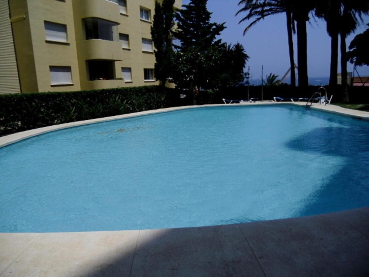 Apartamento Puerto Deportivo เอสเตโปนา ภายนอก รูปภาพ