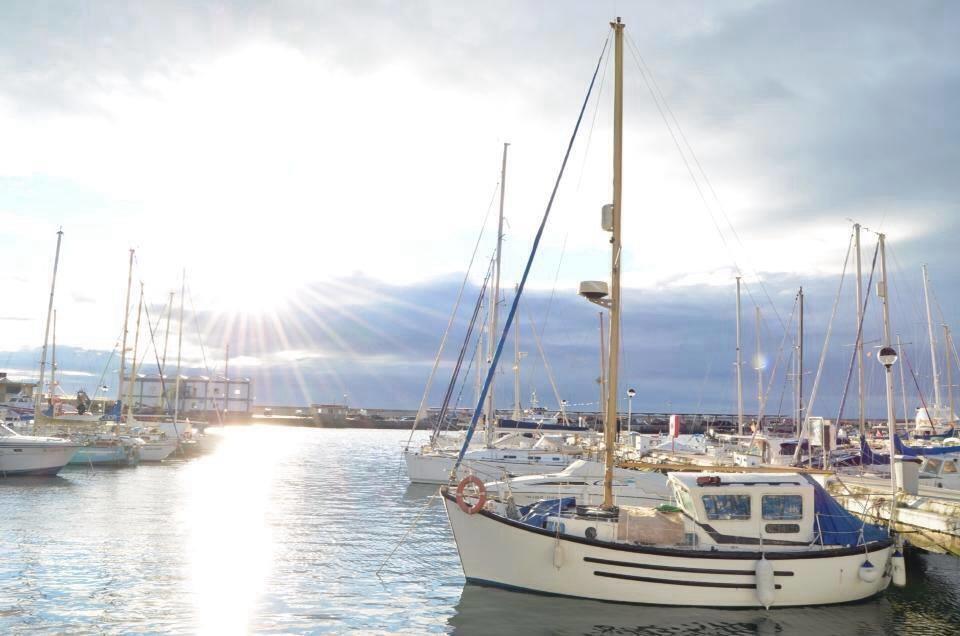 Apartamento Puerto Deportivo เอสเตโปนา ภายนอก รูปภาพ