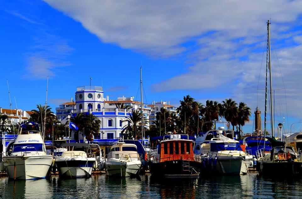 Apartamento Puerto Deportivo เอสเตโปนา ภายนอก รูปภาพ